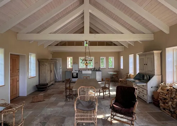 Historic House By The Elbe River *