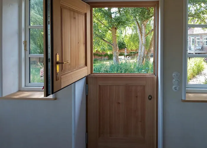 Semesterbostad Historic House By The Elbe River *